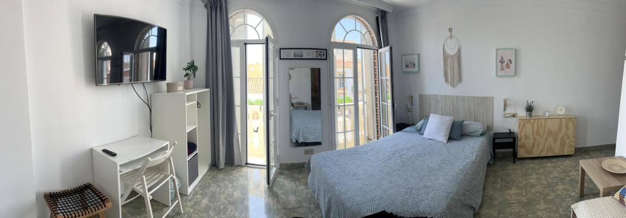 La Casa De Lola Homestay *